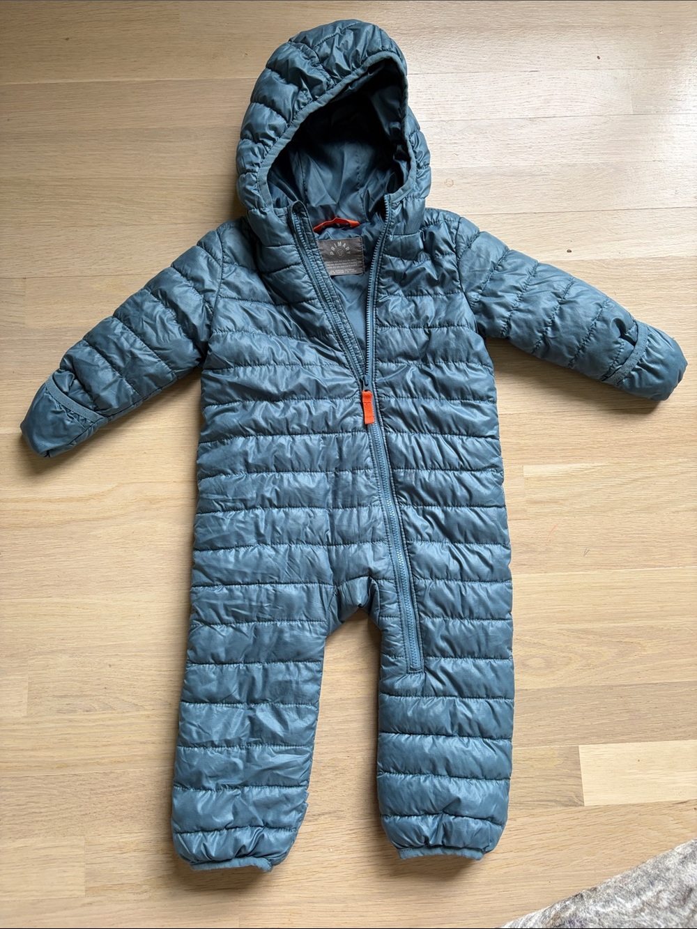 Snow suit